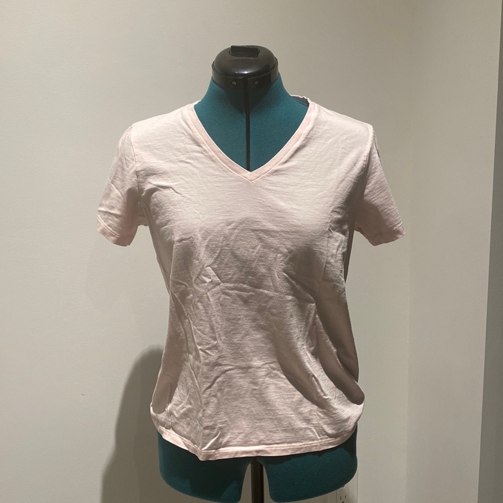 Bombas Pink v-neck tee shirt
